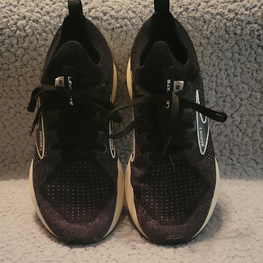 Brooks Black and White Women's Sneakers